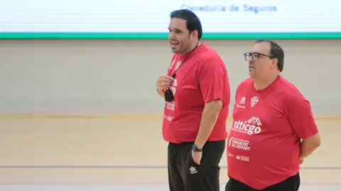 Joaquín Rocamora, técnico del Club Balonmano Elche, junto a Alberto Zabalegui Joaquín Rocamora, técnico del Club Balonmano Elche, junto a Alberto Zabalegui