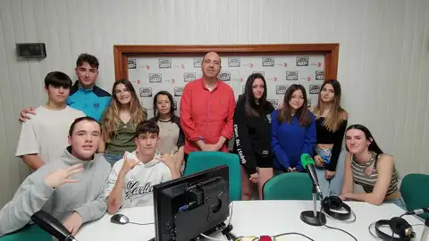 Grupo de diversificación de 4º de la E.S.O del I.E.S Bernardo Balbuena de Valdepeñas Grupo de diversificación de 4º de la E.S.O del I.E.S Bernardo Balbuena de Valdepeñas