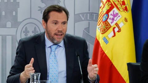 El ministro de Transportes, &Oacute;scar Puente, durante la rueda de prensa posterior a la reuni&oacute;n del Consejo de Ministros.