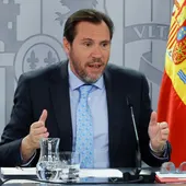 El ministro de Transportes, Óscar Puente, durante la rueda de prensa posterior a la reunión del Consejo de Ministros. El ministro de Transportes, Óscar Puente, durante la rueda de prensa posterior a la reunión del Consejo de Ministros.