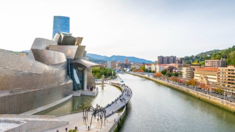 Imagen panorámica de Bilbao, con el Museo Guggenheim y la Ría de Bilbao