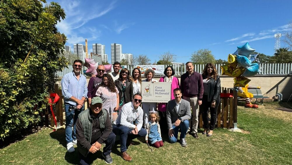 INFERTOSA colabora en la construcción del huerto para la Casa Ronald McDonald de Valencia.