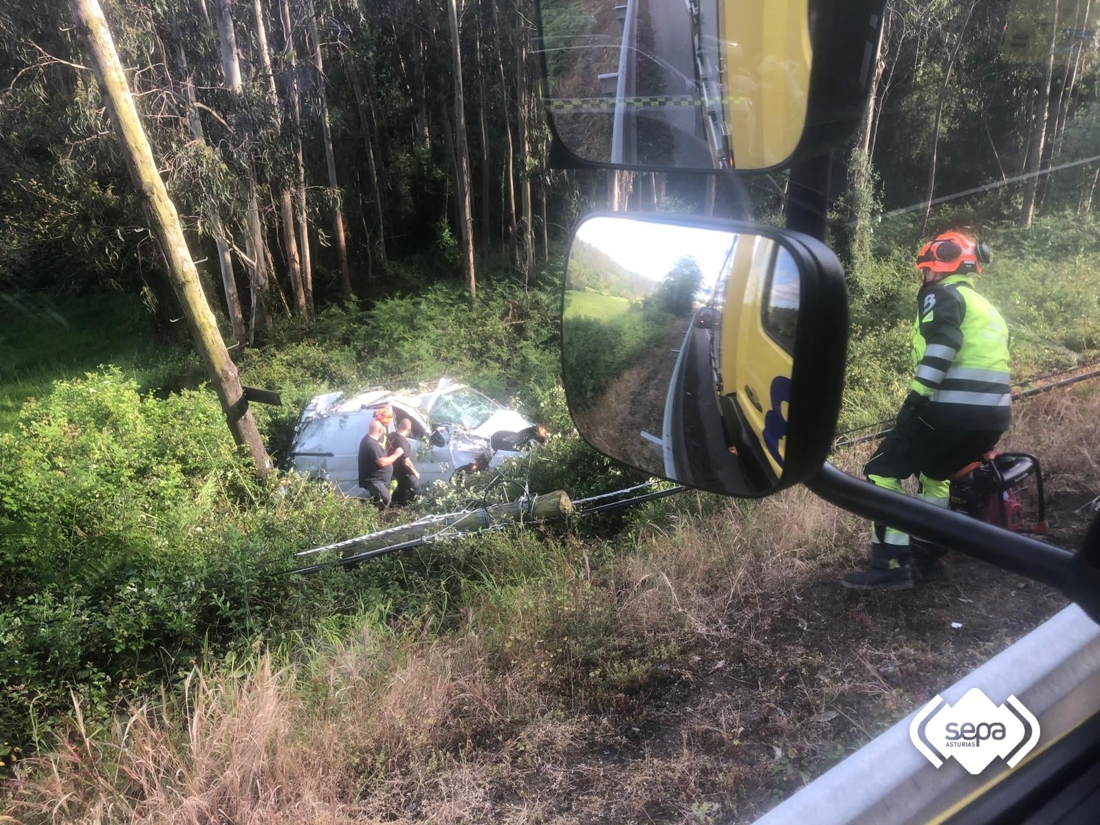 Herido leve en una salida de vía en Castrillón Herido leve en una salida de vía en Castrillón