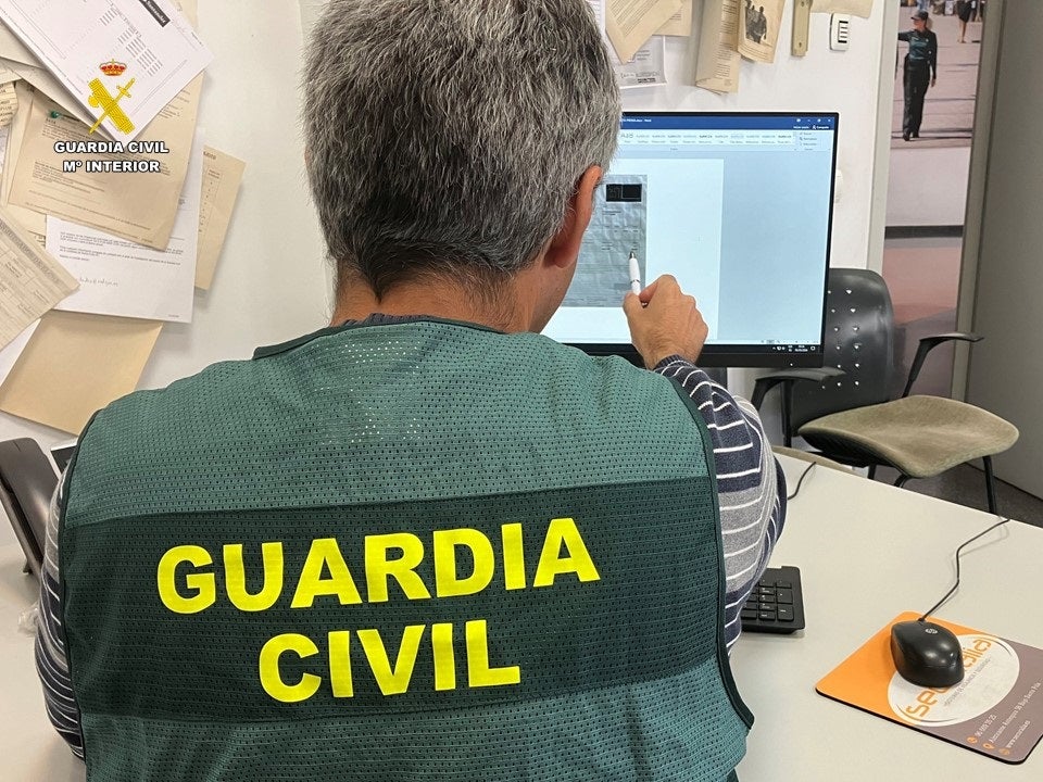 Detenidos dos varones, residentes en Navarra, por el robo de cable de cobre en naves agrícolas de La Rioja Detenidos dos varones, residentes en Navarra, por el robo de cable de cobre en naves agrícolas de La Rioja