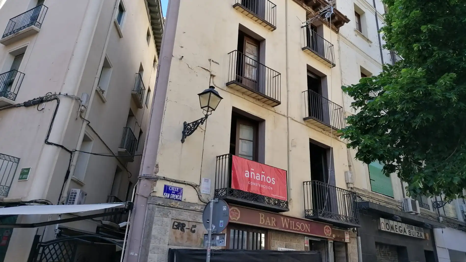 El Ayuntamiento de Huesca consolida el edificio del bar Wilson ante el riesgo de hundimiento