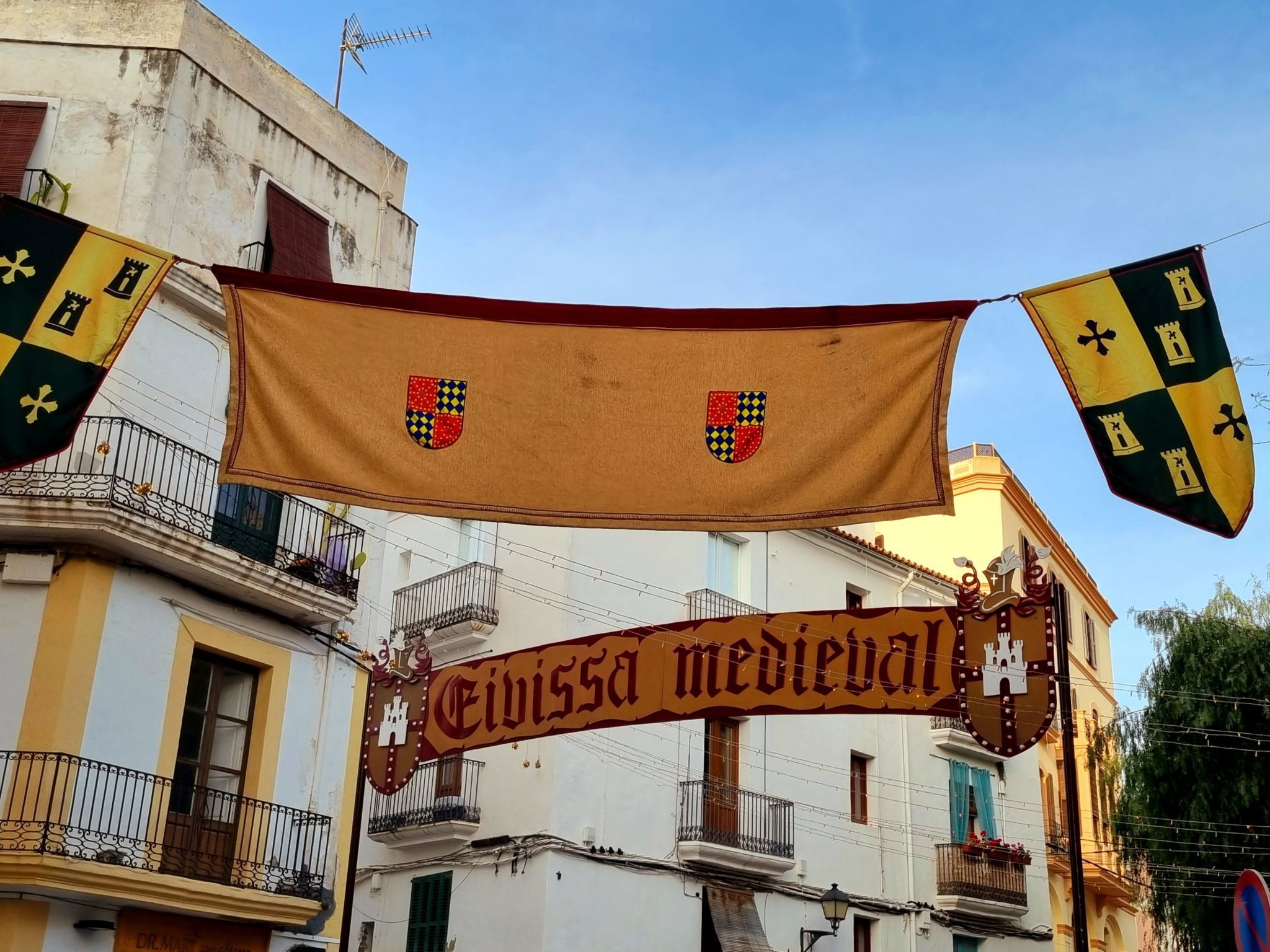 Consulta aquí las restricciones de circulación con motivo de la Feria Eivissa Medieval que se celebra del 9 al 12 de mayo Consulta aquí las restricciones de circulación con motivo de la Feria Eivissa Medieval que se celebra del 9 al 12 de mayo