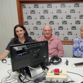 (De izda a dcha) María Ángeles Ruiz, isidro Cidfuentes, Raquel Cruz y Vicente Cruz en las 'Tertulias del Vino' (De izda a dcha) María Ángeles Ruiz, isidro Cidfuentes, Raquel Cruz y Vicente Cruz en las 'Tertulias del Vino'