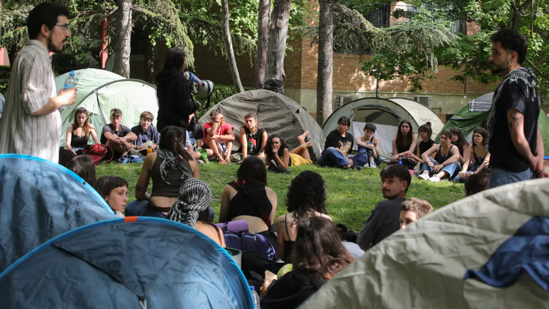 Acampada en apoyo a Palestina en la universidad de Granada/ EFE/ Pepe Torres