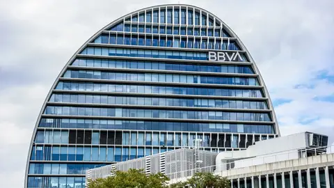 Sabadell denuncia al BBVA ante la CNMV por ocultar información a los inversores