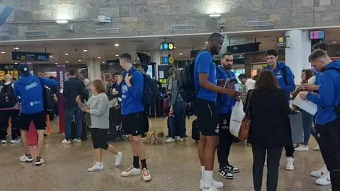 Leyma Basquet Coruña Volando hacia Melilla, desde Alvedro, vía Madrid.