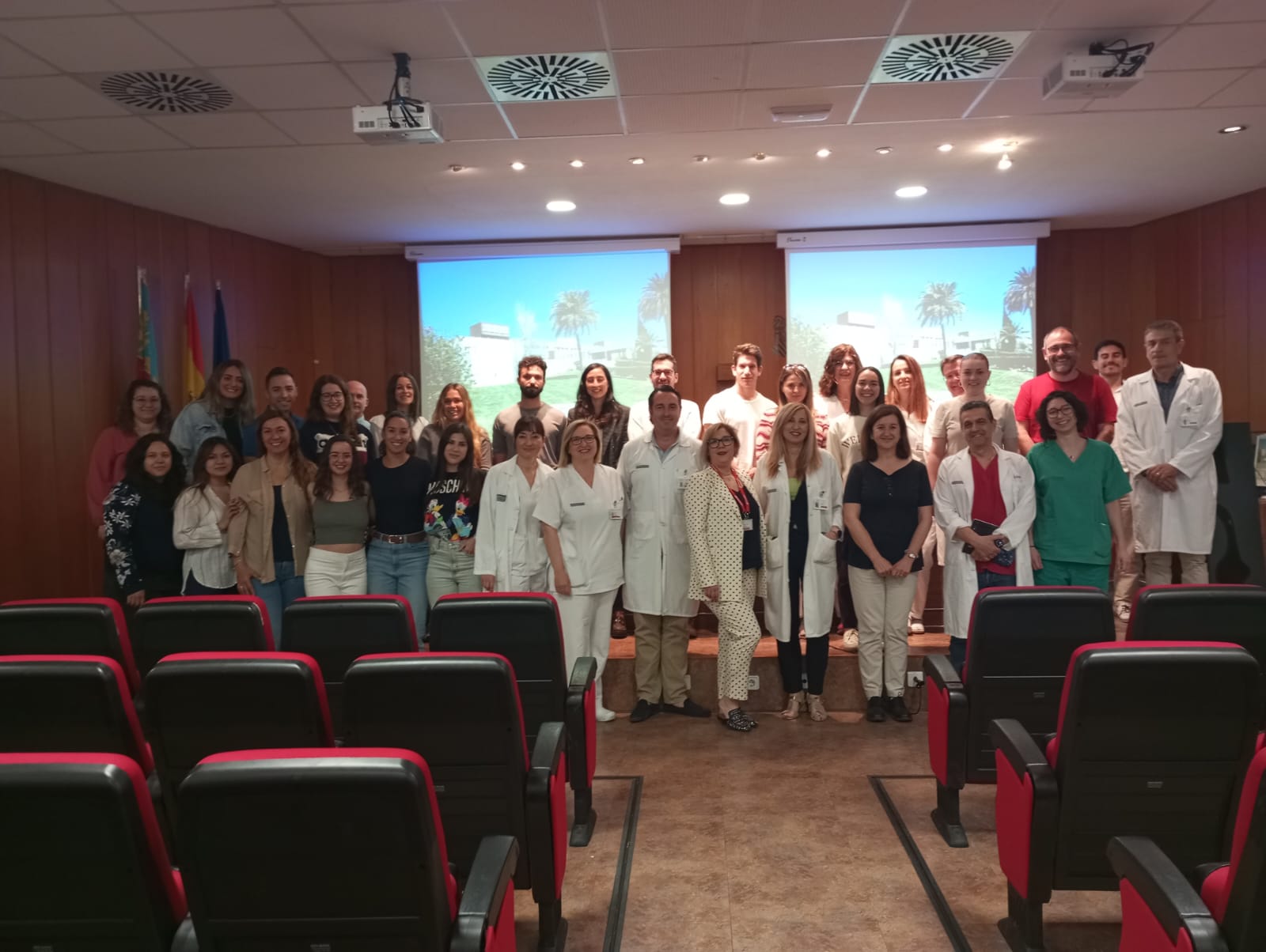 El Departamento de Salud de Sagunto da la bienvenida a sus 19 nuevos residentes El Departamento de Salud de Sagunto da la bienvenida a sus 19 nuevos residentes