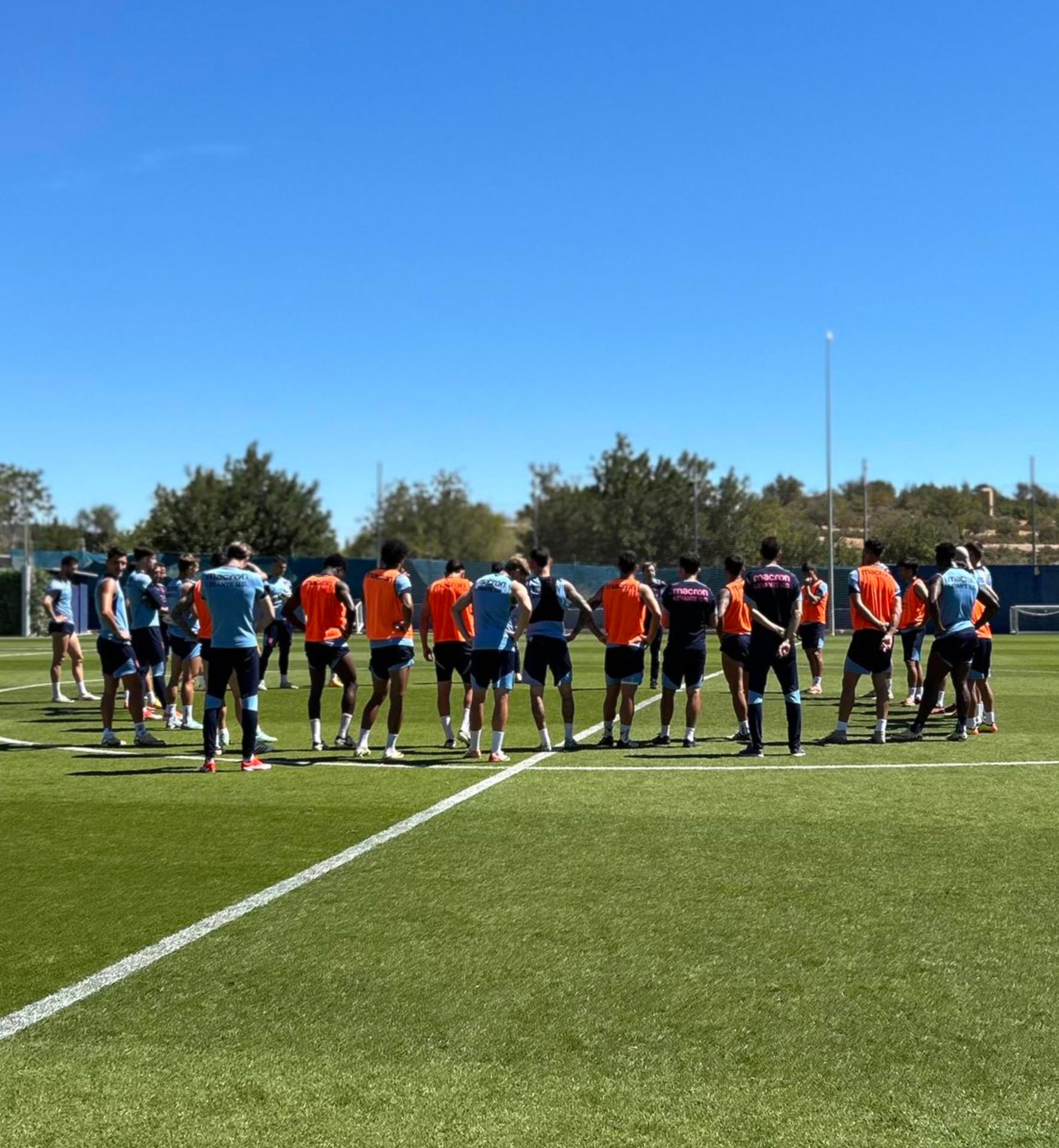 El Levante UD con problemas defensivos en casa, recibe al máximo goleador de Segunda El Levante UD con problemas defensivos en casa, recibe al máximo goleador de Segunda