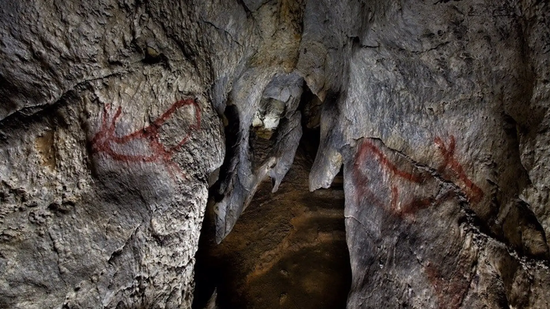 Foto de archivo de las Ciervas de la cueva de Covalanas