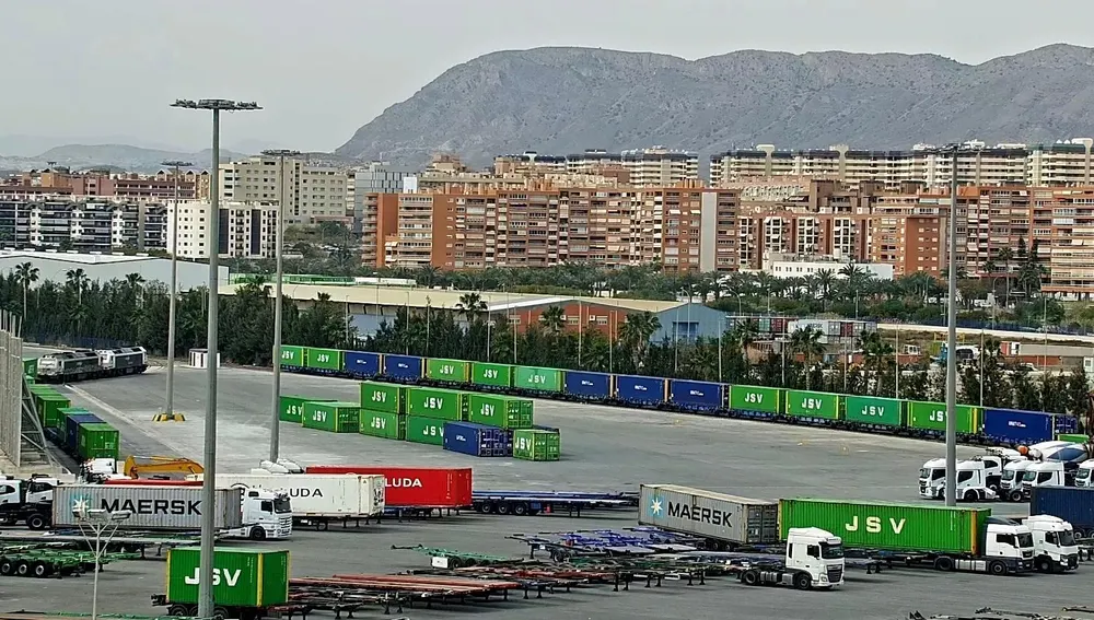 Puerto de Alicante Puerto de Alicante