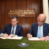 El alcalde de Toledo, Carlos Velázquez y el directo de la RABACHT, Jesús Carrobles 