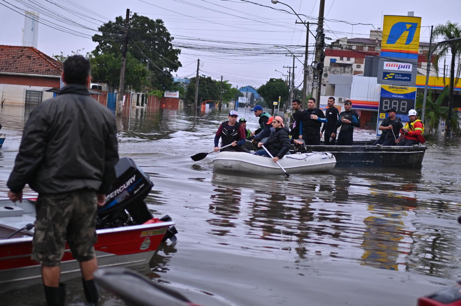Ascienden a 116 los muertos por las inundaciones causadas por las fuertes lluvias en el sur de Brasil Ascienden a 116 los muertos por las inundaciones causadas por las fuertes lluvias en el sur de Brasil