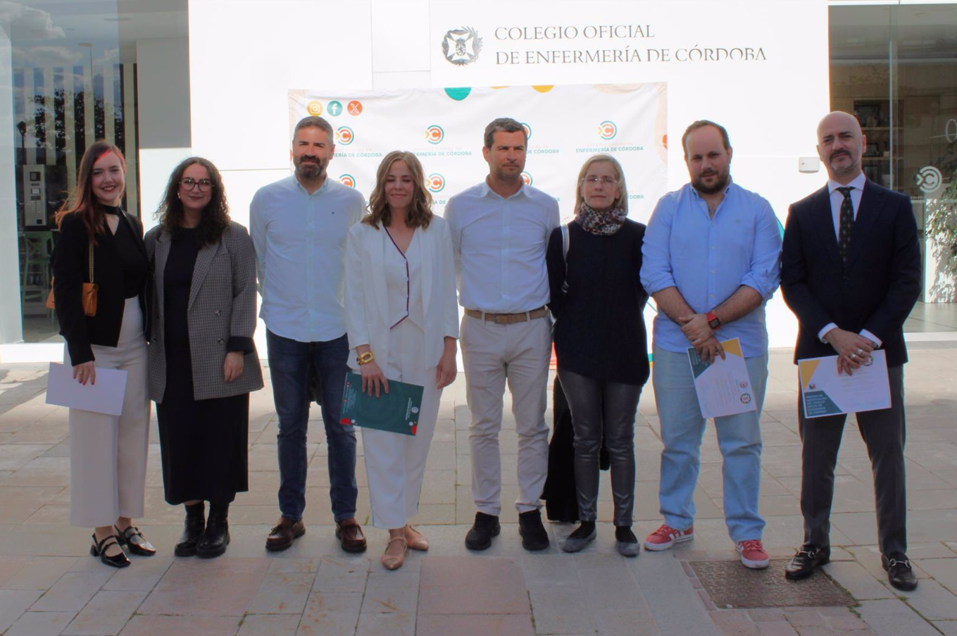 El Colegio de Enfermería premia un trabajo sobre efectos del contacto piel con piel de madre y recién nacido El Colegio de Enfermería premia un trabajo sobre efectos del contacto piel con piel de madre y recién nacido