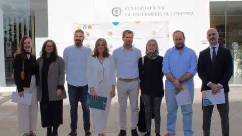 El Colegio de Enfermería premia un trabajo sobre efectos del contacto piel con piel de madre y recién nacido El Colegio de Enfermería premia un trabajo sobre efectos del contacto piel con piel de madre y recién nacido