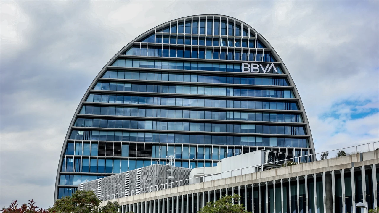 Las implicaciones para los accionistas en la OPA hostil de BBVA sobre Banco Sabadell