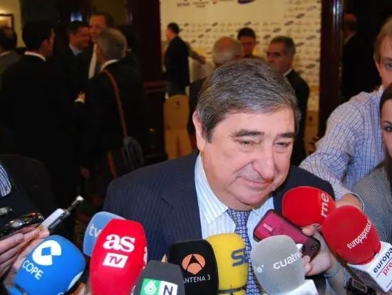 Augusto César Lendoiro: "Estuve a punto de firmar a Ronaldinho antes de que se fuera al Barça" Augusto César Lendoiro: "Estuve a punto de firmar a Ronaldinho antes de que se fuera al Barça"