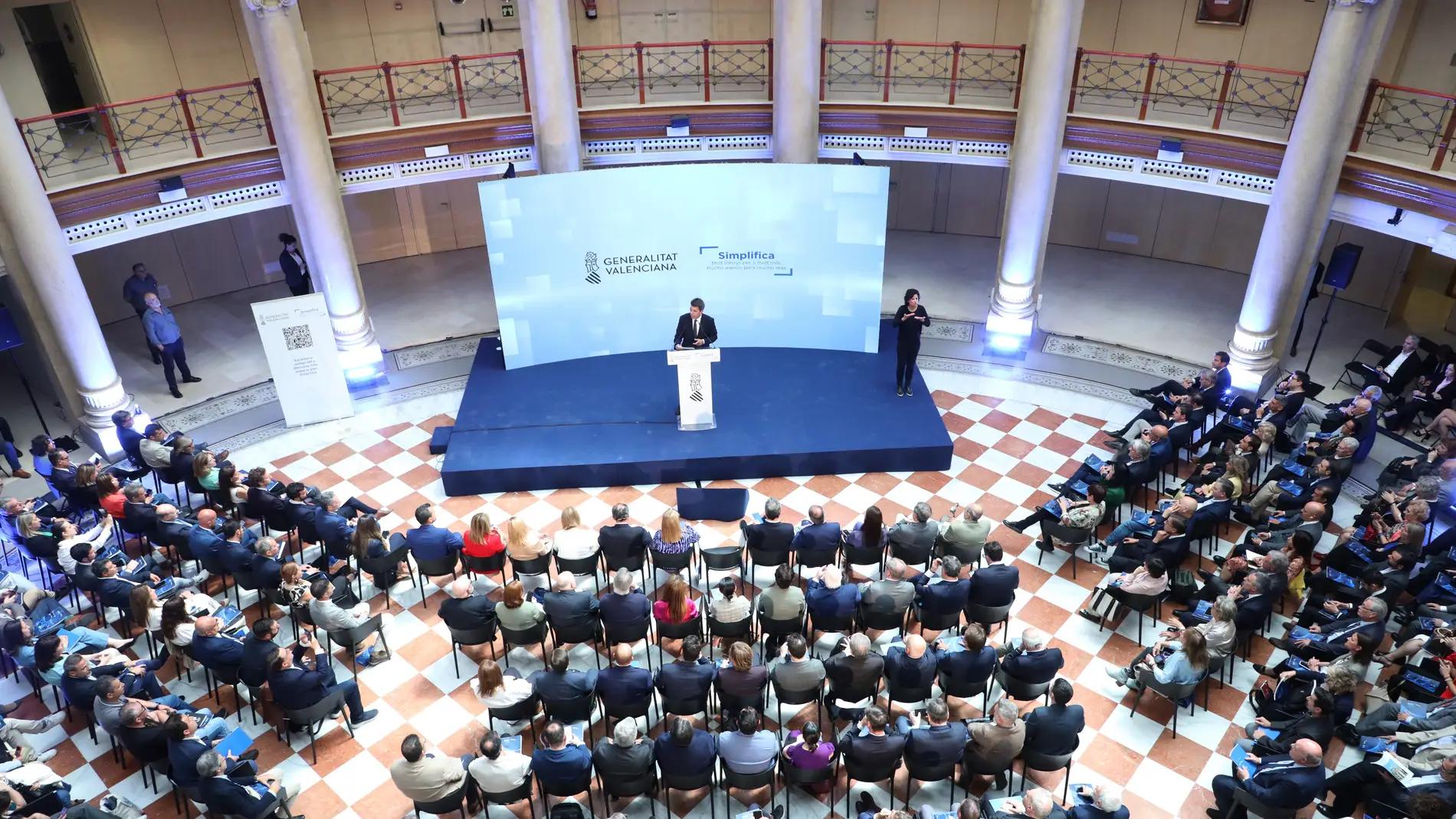 El president de la Generalitat, Carlos Mazón, ha detallado las principales novedades que contempla el Plan Simplifica. El president de la Generalitat, Carlos Mazón, ha detallado las principales novedades que contempla el Plan Simplifica.