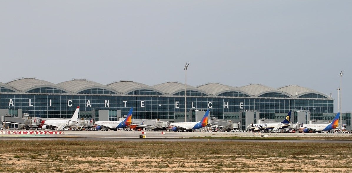El tráfico internacional crece en febrero dieciséis puntos en el Aeropuerto Alicante-Elche El tráfico internacional crece en febrero dieciséis puntos en el Aeropuerto Alicante-Elche