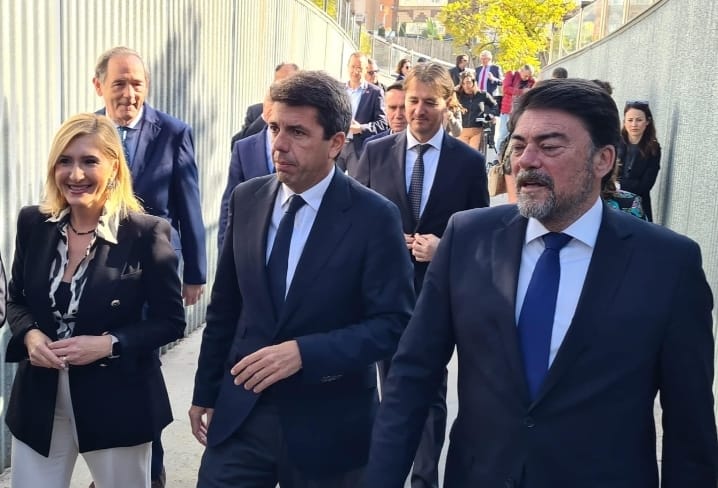El tranvía de Alicante se podrá ampliar gracias a la nueva estación en terrenos de ADIF El tranvía de Alicante se podrá ampliar gracias a la nueva estación en terrenos de ADIF