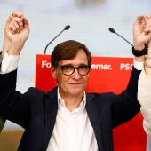 El candidato a la presidencia de la Generalitat por El PSC, Salvador Illa, comparece ante los medios para valorar los resultados electorales