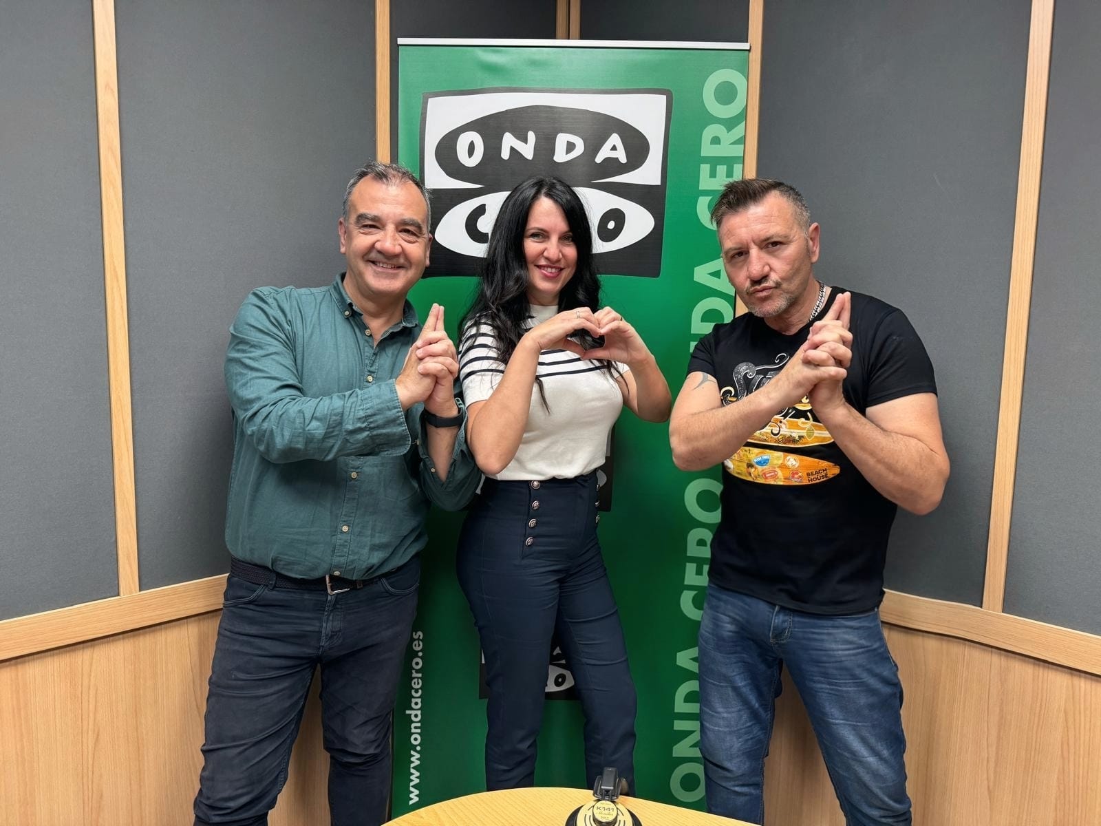 Vicente Seva se confiesa ante Miguel Noguera a pocos días del Festival de Cine de Alicante Vicente Seva se confiesa ante Miguel Noguera a pocos días del Festival de Cine de Alicante