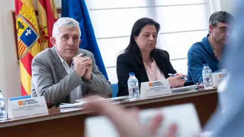 Mesa de la Sequía en la que han participado organizaciones agrarias, cooperativas y regantes Mesa de la Sequía en la que han participado organizaciones agrarias, cooperativas y regantes