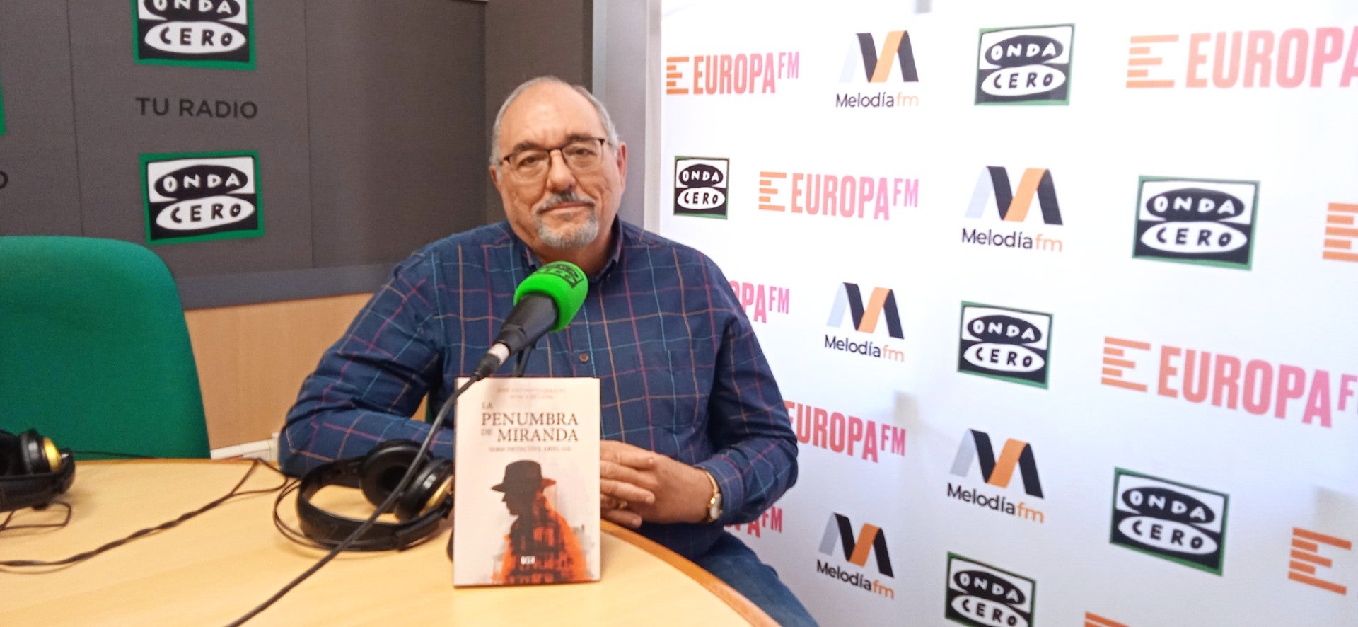 José Antonio Corrales presenta su última novela, 'La penumbra de Miranda' José Antonio Corrales presenta su última novela, 'La penumbra de Miranda'