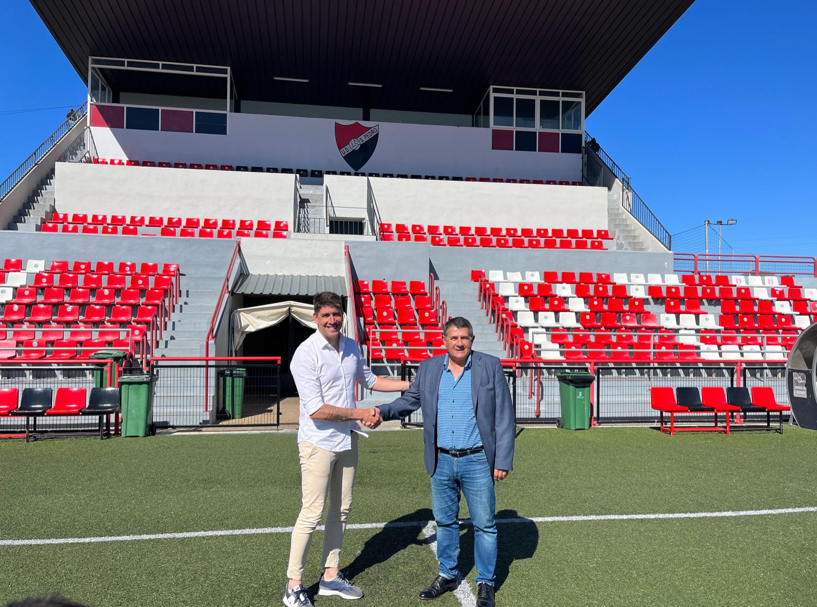 La UD San Pedro presenta a Miguel Ángel Berlanga como nuevo entrenador La UD San Pedro presenta a Miguel Ángel Berlanga como nuevo entrenador