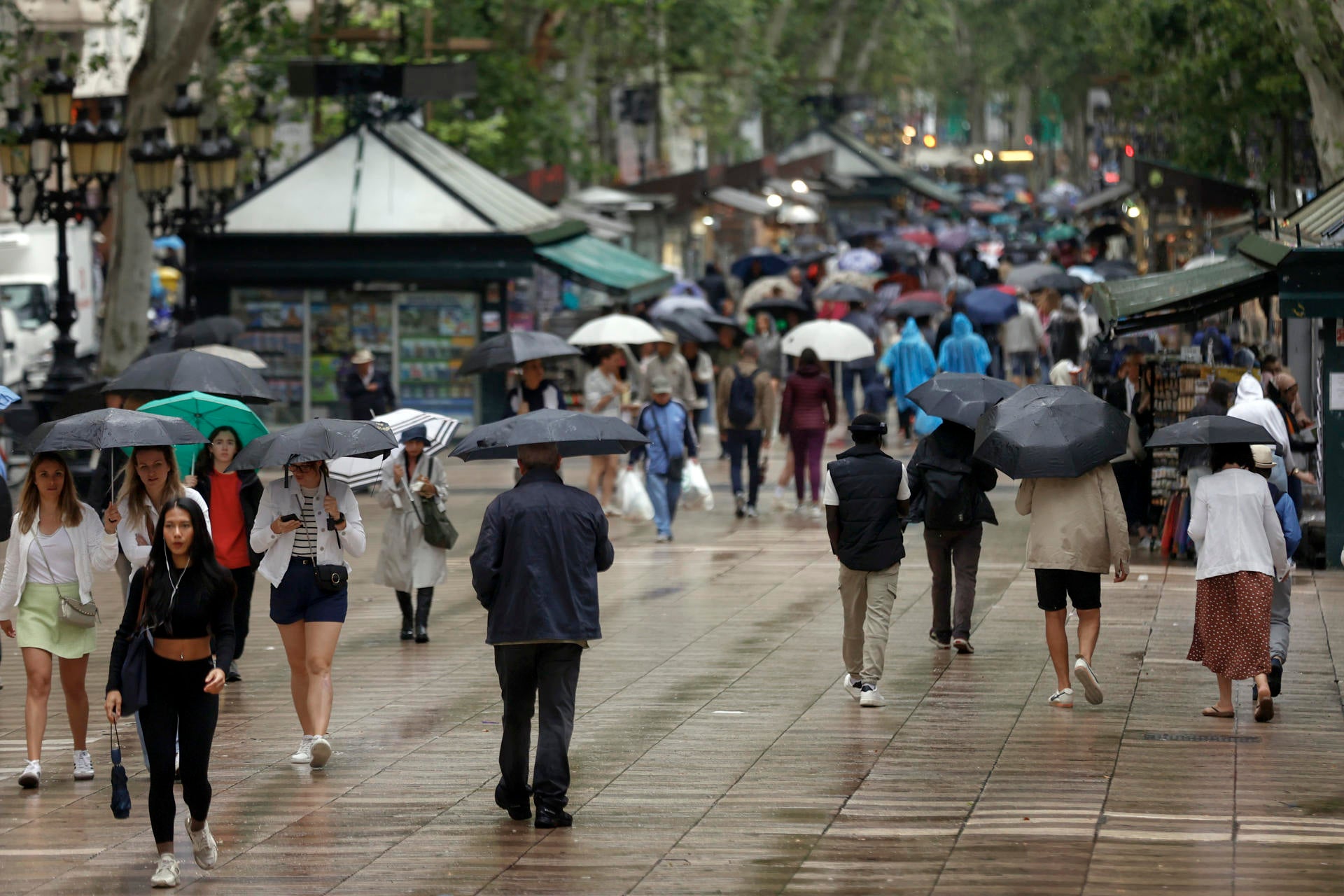 La AEMET confirma el pronunciado descenso de las temperaturas con avisos en cinco comunidades La AEMET confirma el pronunciado descenso de las temperaturas con avisos en cinco comunidades