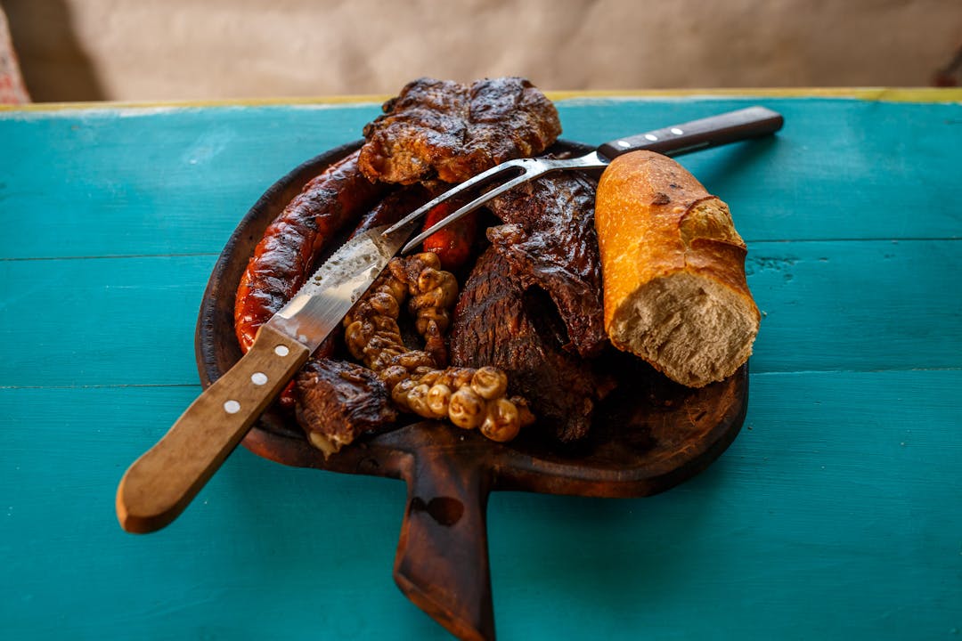 Comida argentina en Madrid: asado, provoleta y cañoncitos de dulce de leche Comida argentina en Madrid: asado, provoleta y cañoncitos de dulce de leche