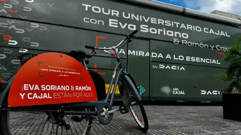 El Ministerio de Ciencia e Innovación junto a Dacia conmemoran el “Año Cajal” y acercan la Ciencia a los Universitarios El Ministerio de Ciencia e Innovación junto a Dacia conmemoran el “Año Cajal” y acercan la Ciencia a los Universitarios