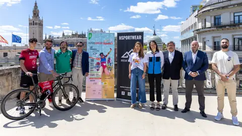 Presentada la XXVII Triatlón de Sevilla, una edición de récords. Presentada la XXVII Triatlón de Sevilla, una edición de récords.