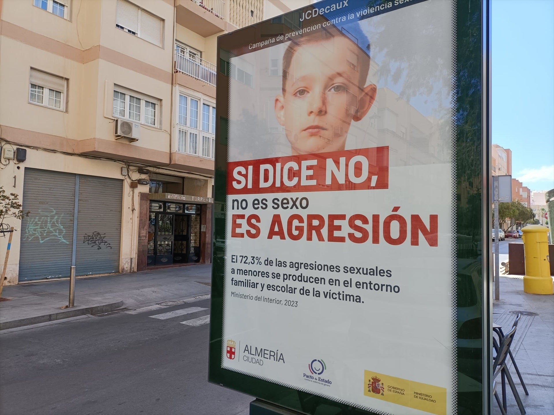 El Ayuntamiento de Almería retira un cartel contra agresiones sexuales a menores tras la polémica por su mensaje El Ayuntamiento de Almería retira un cartel contra agresiones sexuales a menores tras la polémica por su mensaje