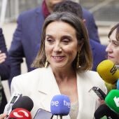 La secretaria general del PP, Cuca Gamarra, atiende a los medios de comunicación antes de asistir a las celebraciones por San Isidro, a 15 de mayo de 2024, en Villamediana de Iregua, La Rioja (España).