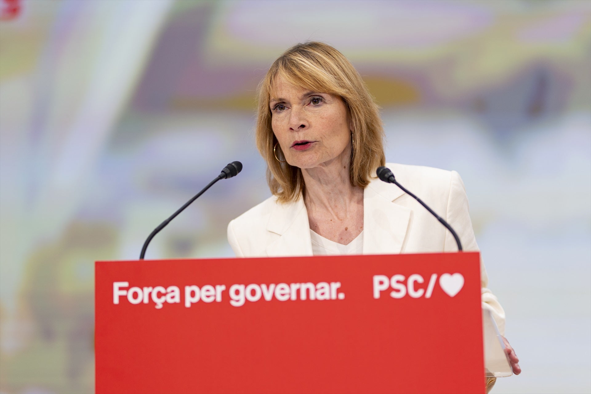 Lluisa Moret: "La mesa tiene que reflejar la pluralidad que existe en el Parlament" Lluisa Moret: "La mesa tiene que reflejar la pluralidad que existe en el Parlament"