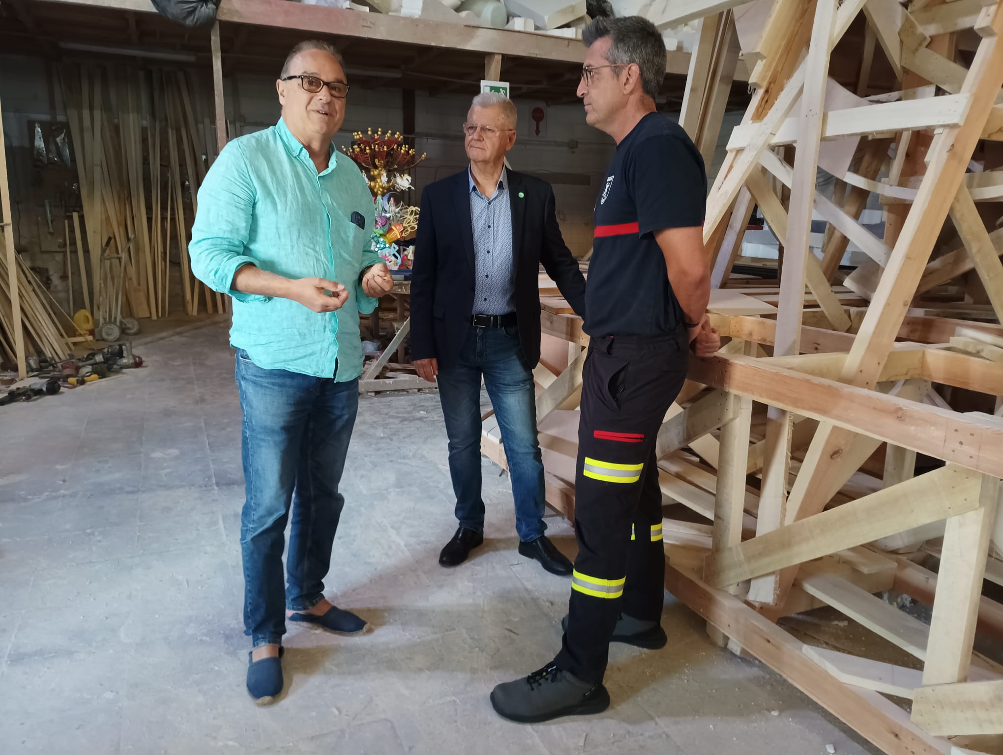 Alicante supervisa con Pedro Espadero el plan de seguridad de la Hoguera Oficial Alicante supervisa con Pedro Espadero el plan de seguridad de la Hoguera Oficial