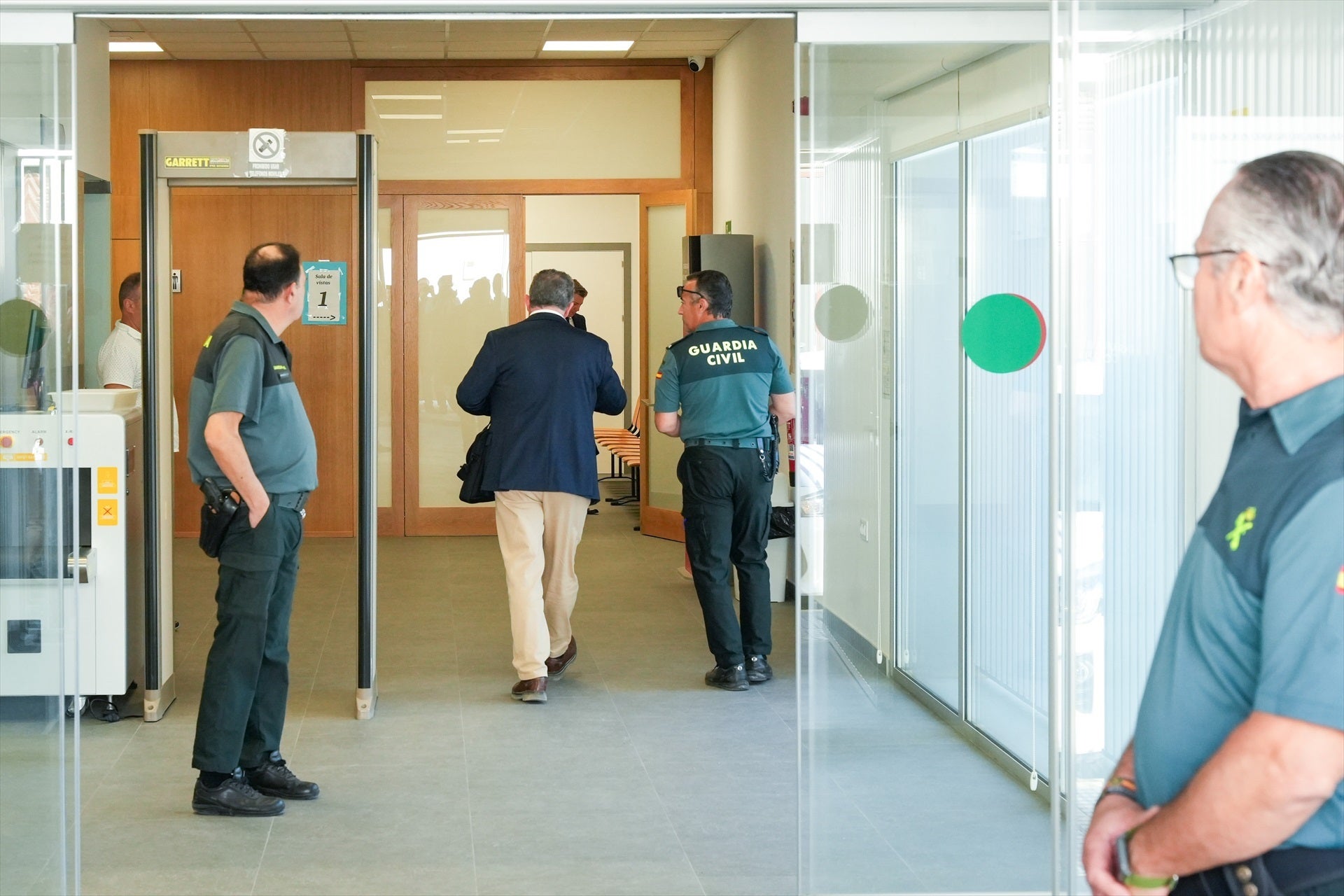 JUCIL señala a "la cadena de mando" de la Guardia Civil en Cádiz por un "posible homicidio imprudente" por el crimen de Barbate JUCIL señala a "la cadena de mando" de la Guardia Civil en Cádiz por un "posible homicidio imprudente" por el crimen de Barbate