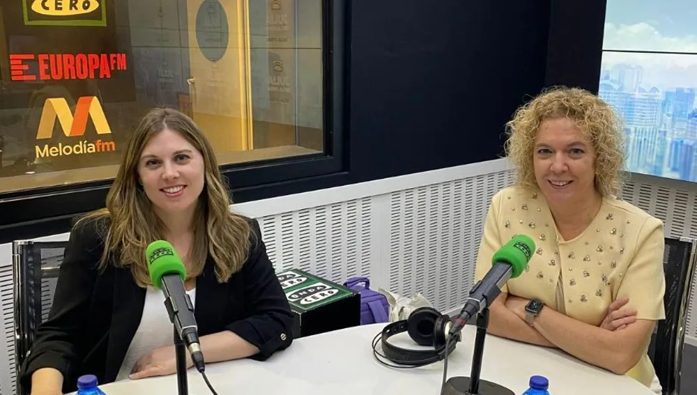 Irene Puig, portavoz de la asociación 'Celiacos de Catalunya', y la Doctora Gemma Castillejo, gastroenteróloga pediátrica.
