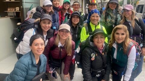 Peregrinas mexicanas realizan el Camino de Santiago de la Costa 