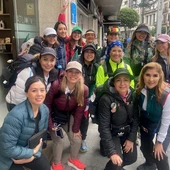 Peregrinas mexicanas realizan el Camino de Santiago de la Costa Peregrinas mexicanas realizan el Camino de Santiago de la Costa
