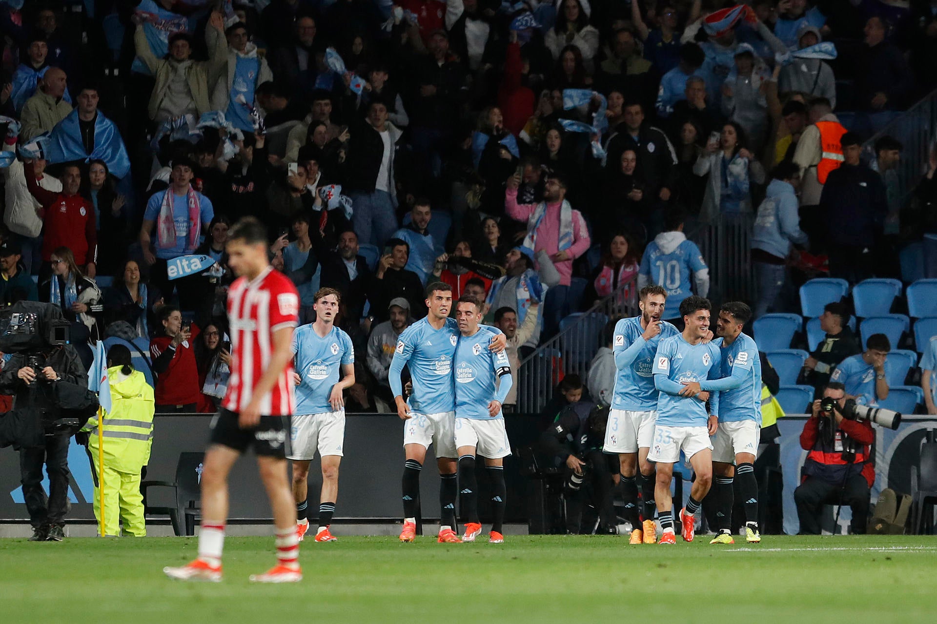 Hugo Álvarez tumba al Athletic y acerca al Celta a la permanencia Hugo Álvarez tumba al Athletic y acerca al Celta a la permanencia