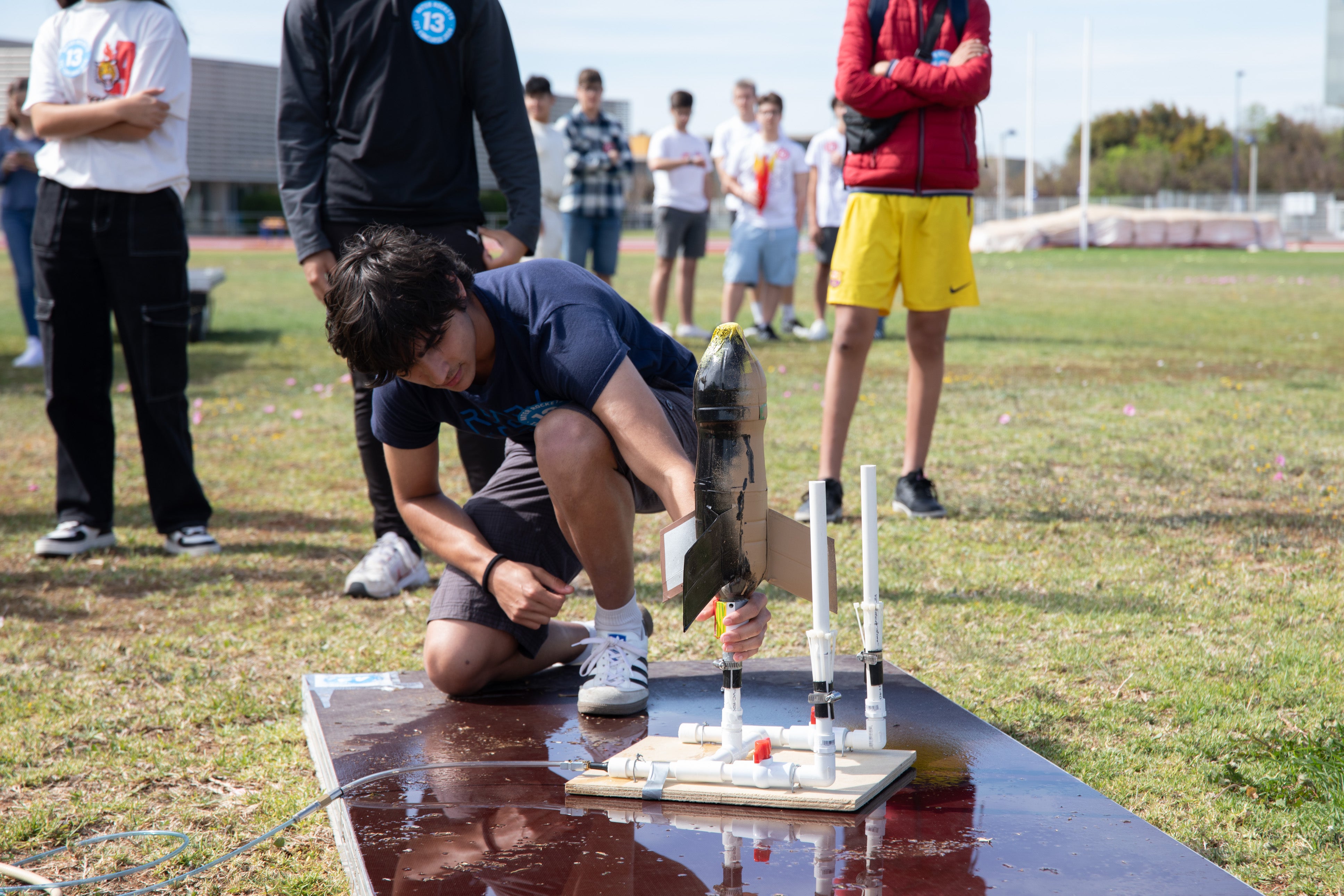 La tercera edició del concurs Water Rockets supera les xifres de l'any passat amb més de 400 participants a l'UJI La tercera edició del concurs Water Rockets supera les xifres de l'any passat amb més de 400 participants a l'UJI