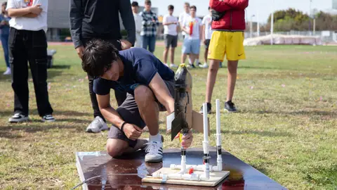 La tercera edició del concurs Water Rockets supera les xifres de l'any passat amb més de 400 participants a l'UJI La tercera edició del concurs Water Rockets supera les xifres de l'any passat amb més de 400 participants a l'UJI