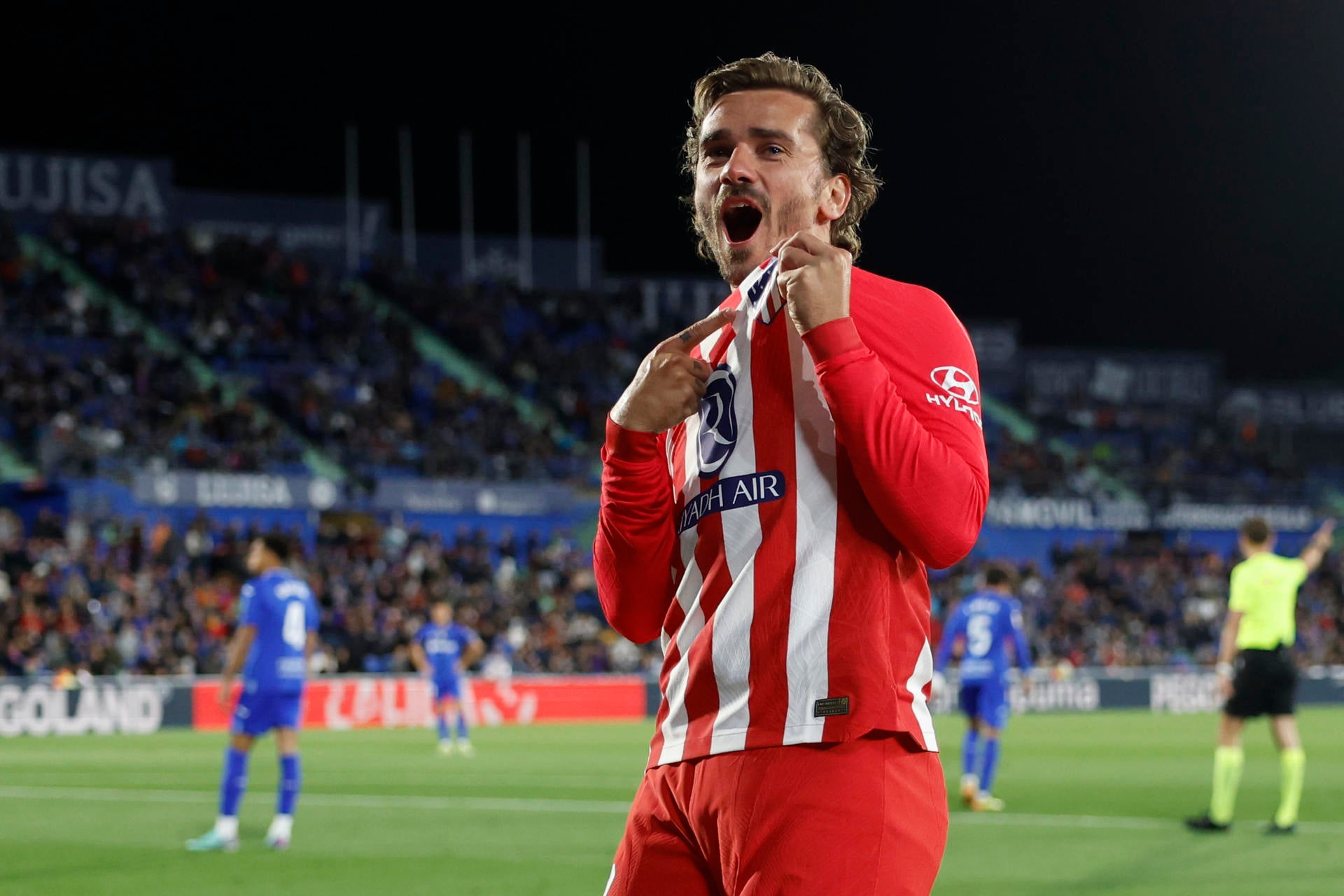 Griezmann saca el billete de la Champions para el Atlético tras firmar un 'hat-trick' ante el Getafe Griezmann saca el billete de la Champions para el Atlético tras firmar un 'hat-trick' ante el Getafe