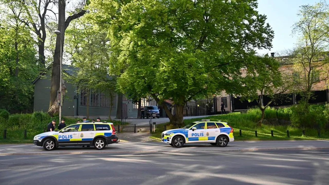 Policía de Estocolmo en el lugar en el que se ha producido el tiroteo
