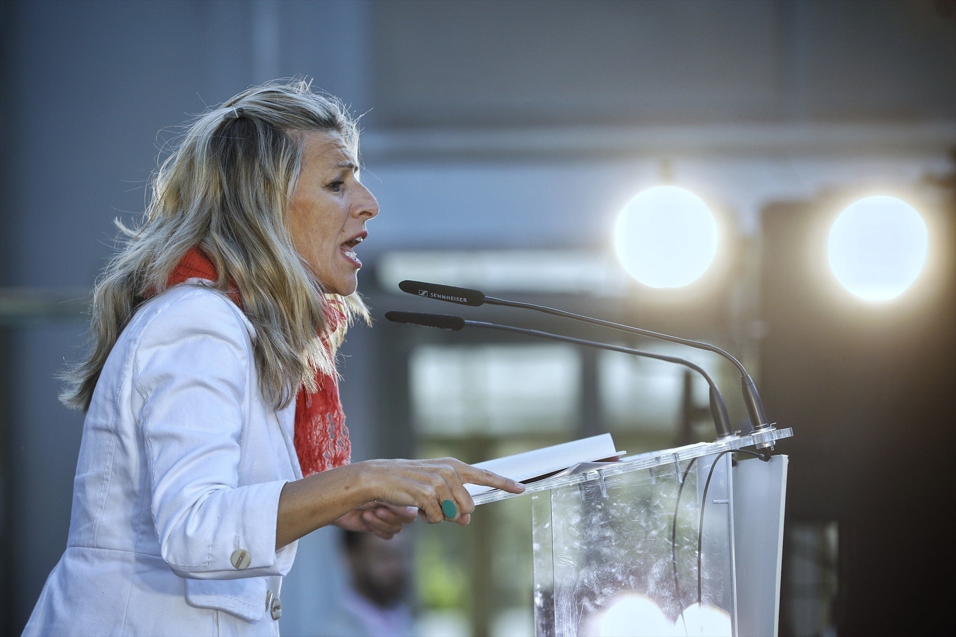 Yolanda Díaz llama al empresariado a "volver" a defender la democracia tras el encuentro con Milei Yolanda Díaz llama al empresariado a "volver" a defender la democracia tras el encuentro con Milei